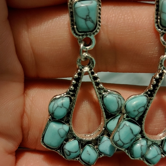 Dangle Earrings - Picture 2 of 3